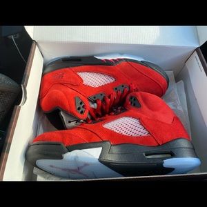 Air Jordan 5’s raging bulls